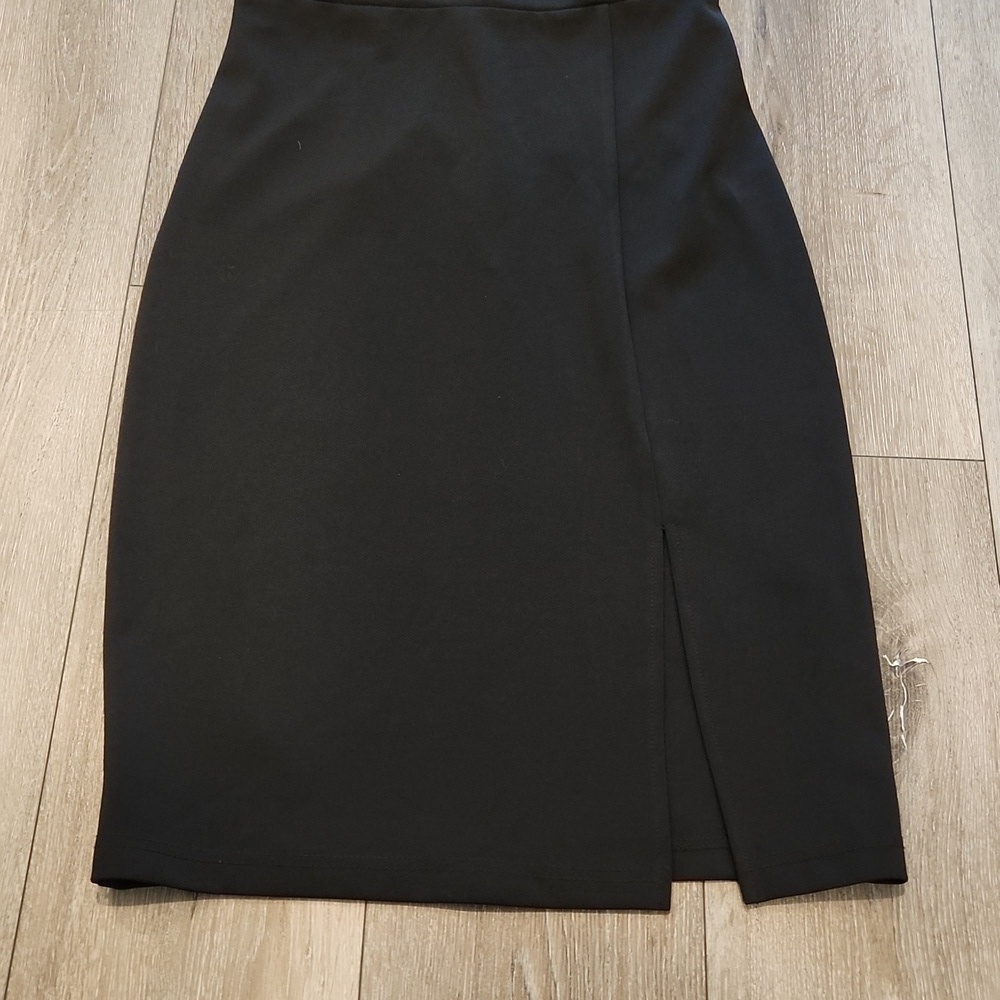 Adelyn Rae Black Dress - Picture 4 of 9